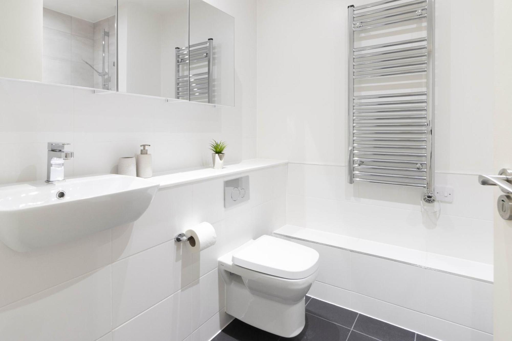 Linacre 1&2 - One And Two Bed Flat Behind The Cathedral With Free Parking And Fast Wifi Apartment Exeter Room photo