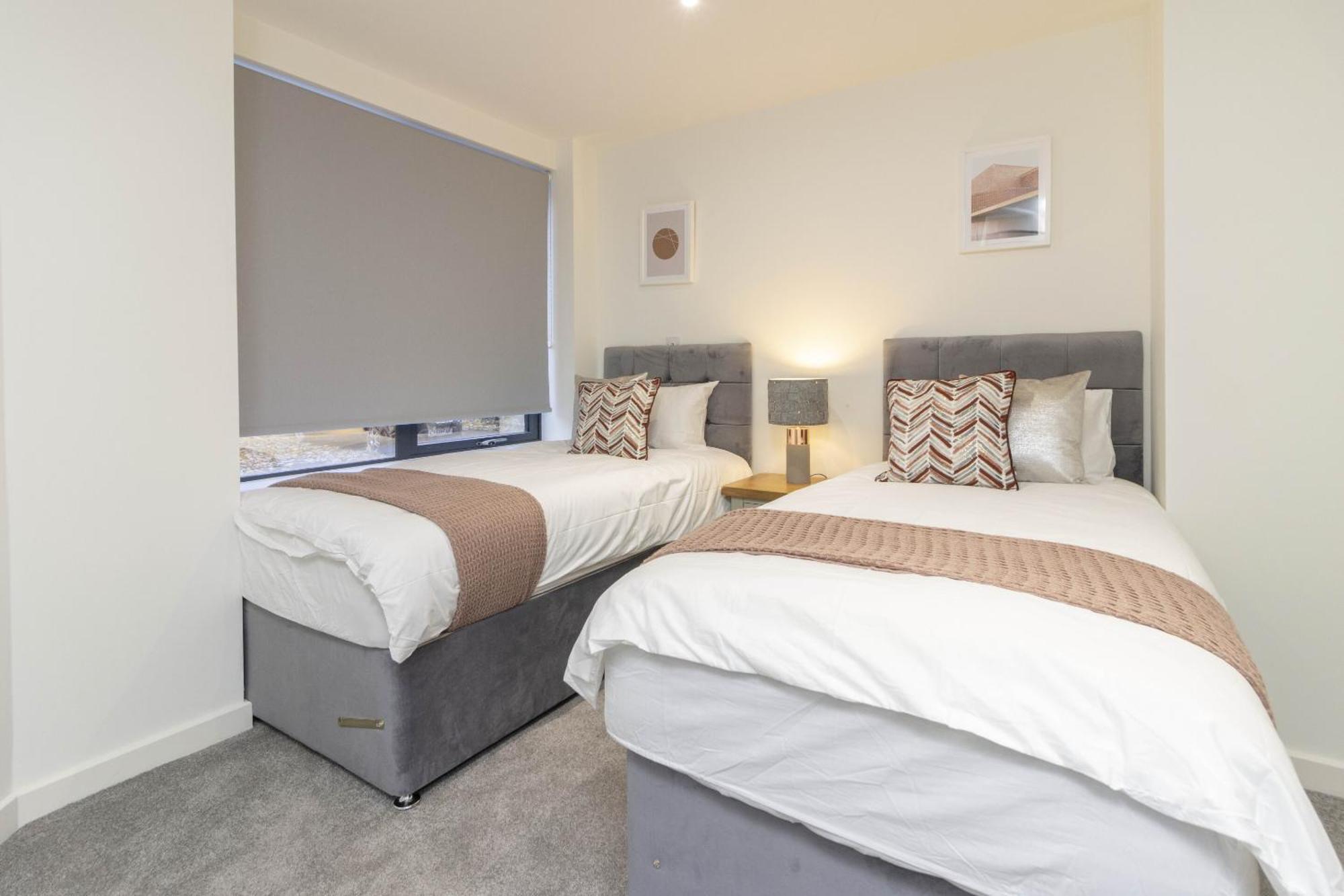 Linacre 1&2 - One And Two Bed Flat Behind The Cathedral With Free Parking And Fast Wifi Apartment Exeter Room photo